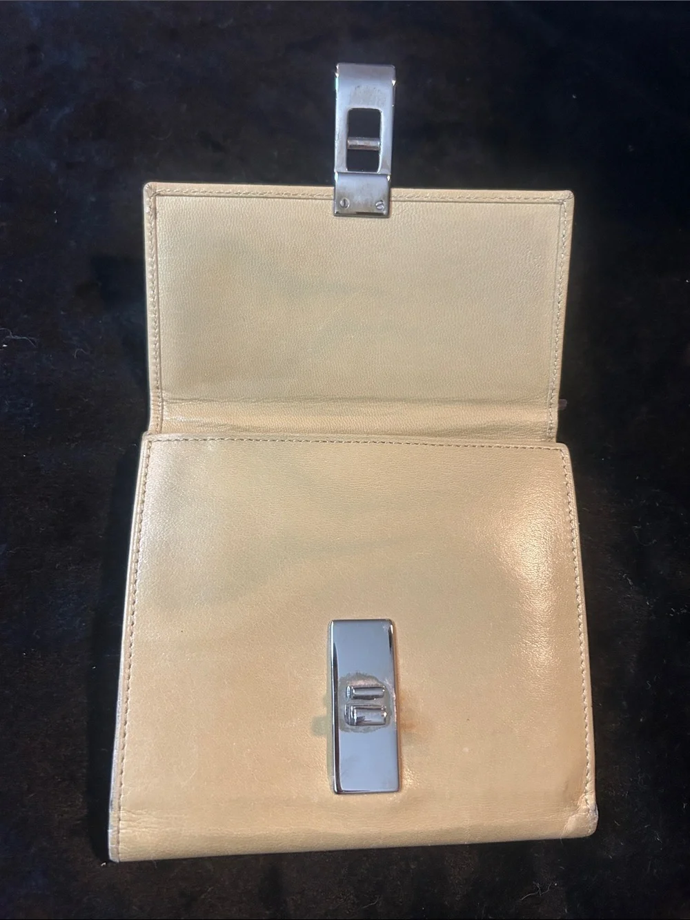 Gucci Beige Leather Compact Wallet with Silver Tone Lock - Picture 12 of 16